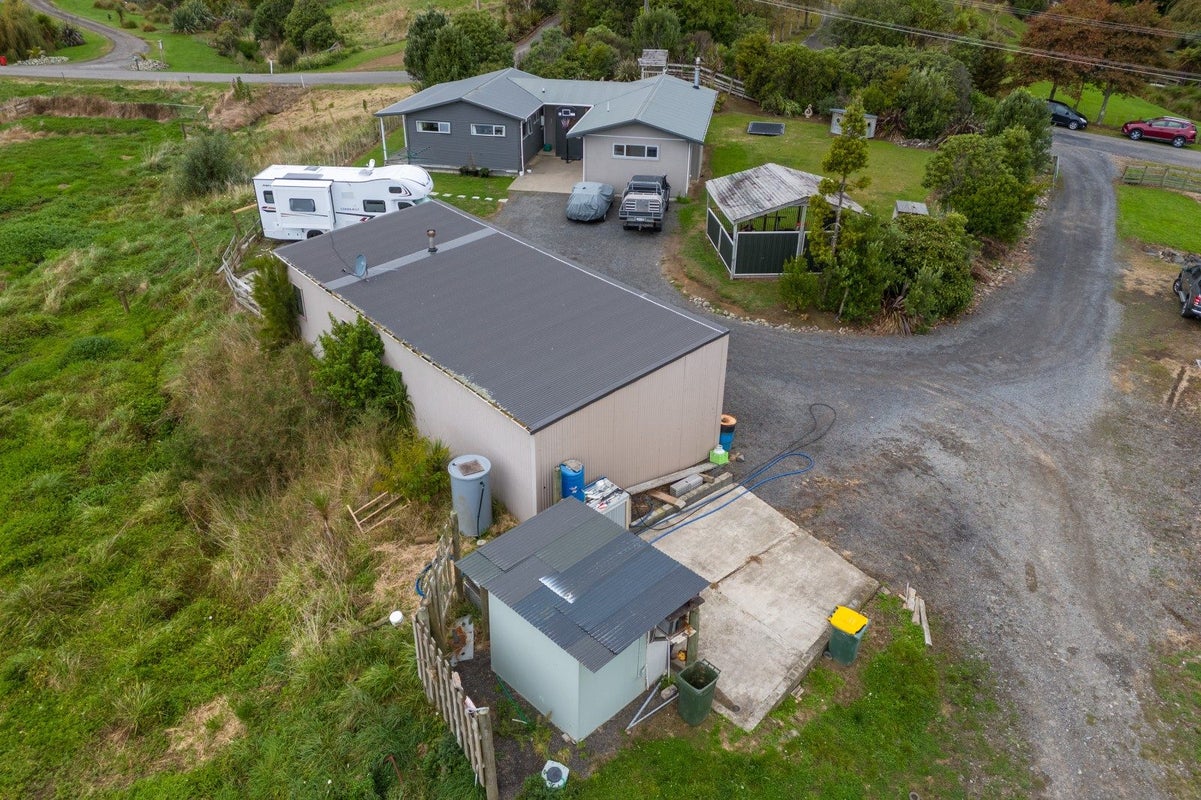 78 Takapu Road, Manakau, Levin - Carousel 1