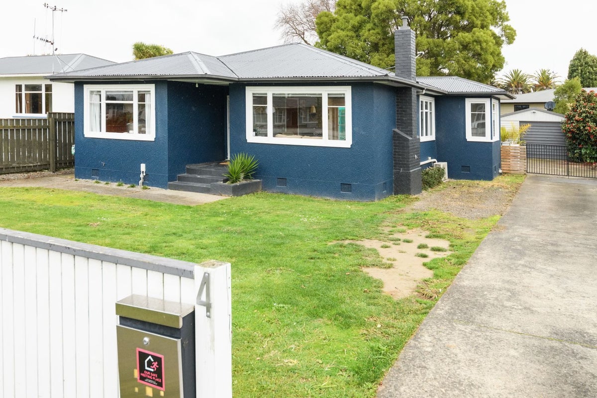 4 Miles Place, Awapuni, Palmerston North - Carousel 2
