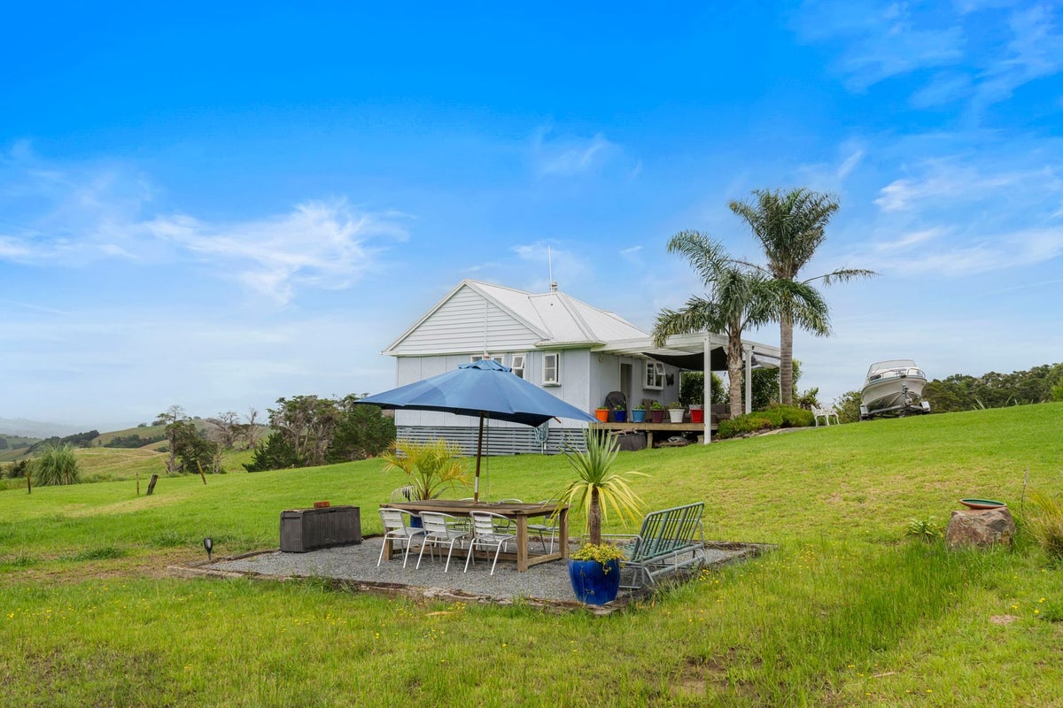 817A Whakapirau Road, Maungaturoto - Carousel 1