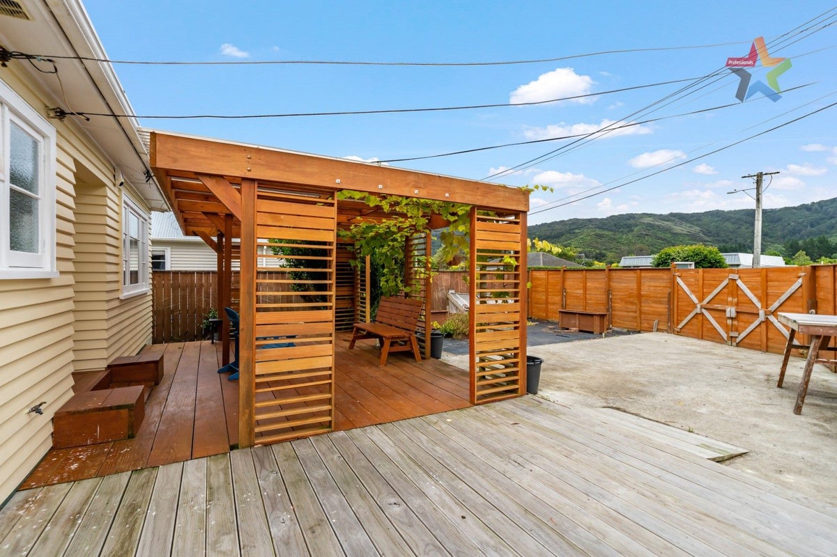 1 Peel Place, Wainuiomata, Lower Hutt - Carousel 17