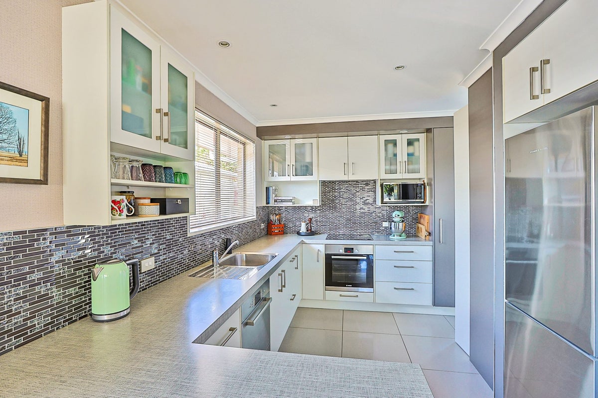 1/306 Southland Road, Hastings Central, Hastings, Hawke's Bay - Carousel 2
