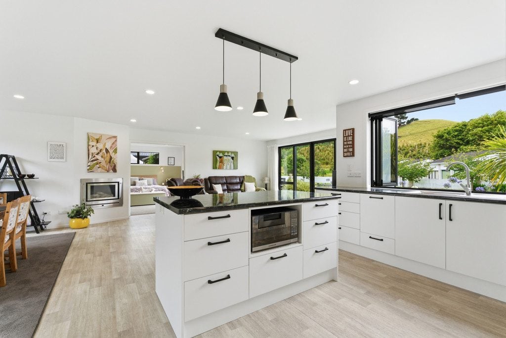 1 Sandcroft Drive, Westmere, Whanganui - Carousel 2