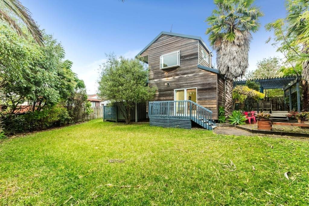 93 Unsworth Drive, Unsworth Heights, Auckland - Carousel 2