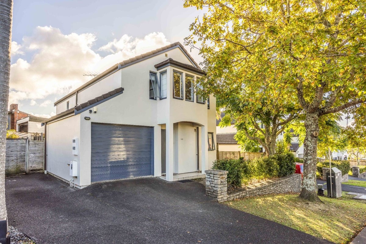 1/48 Schnapper Rock Road, Schnapper Rock, Auckland - Carousel 2