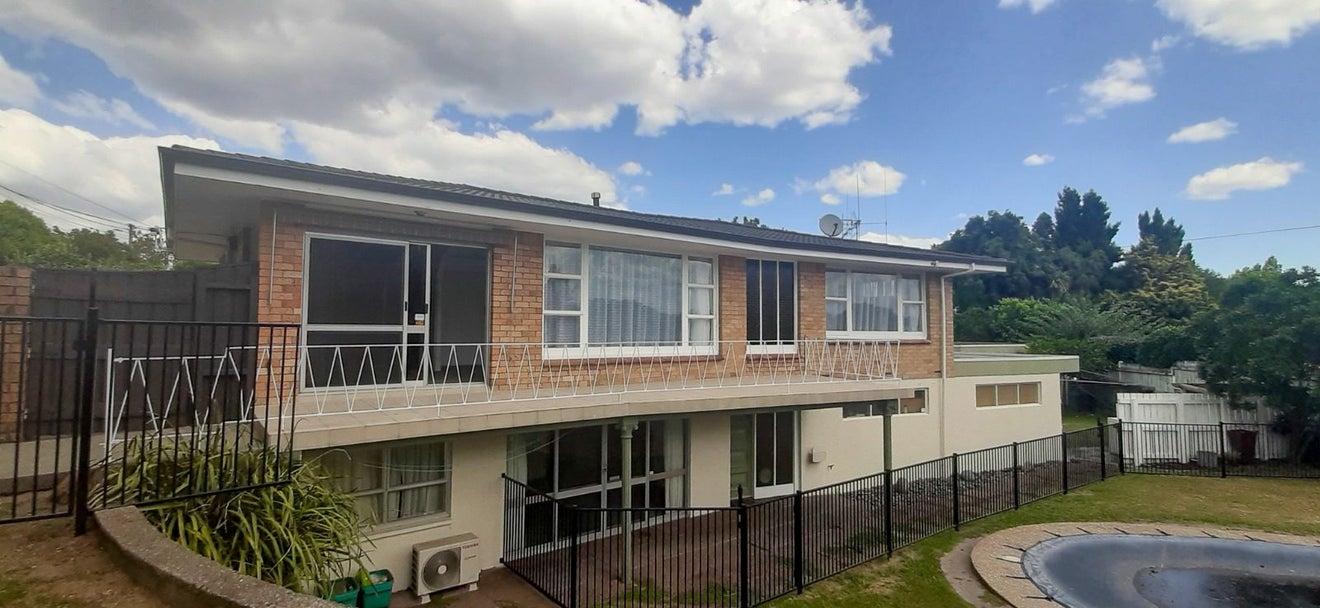 6 Constance Street, Queenwood, Hamilton - Carousel 1