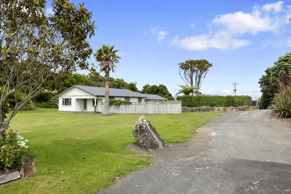 6139 South Road, Rahotu, Opunake - Carousel 1
