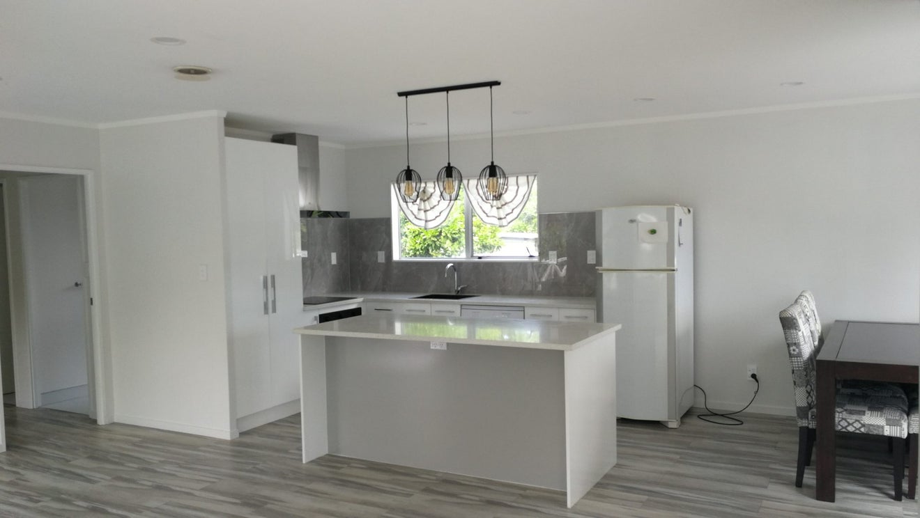 1/41 Yeovil Road, Te Atatū Peninsula, Auckland - Carousel 2