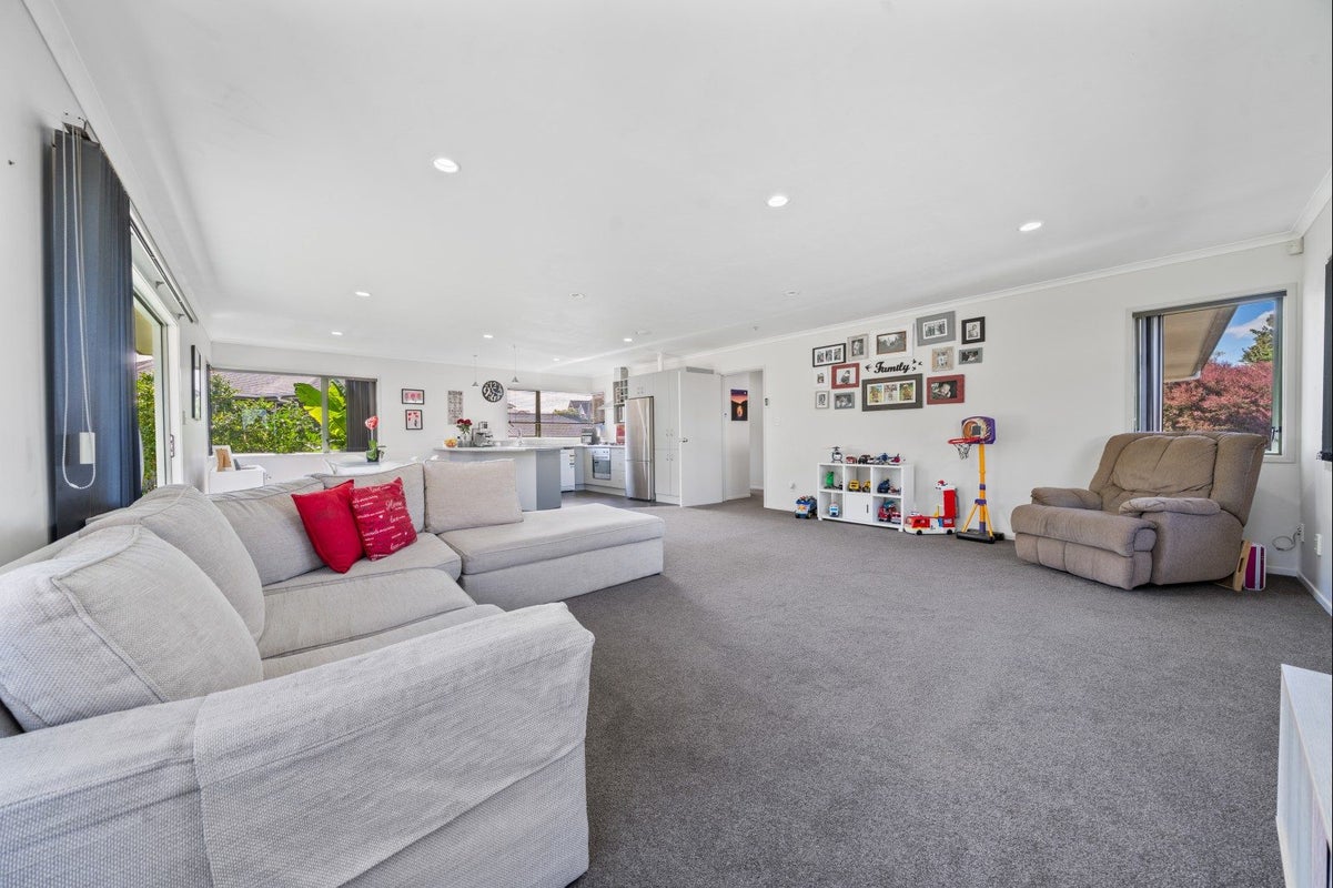 83 Oranga Street, Westown, New Plymouth - Carousel 2