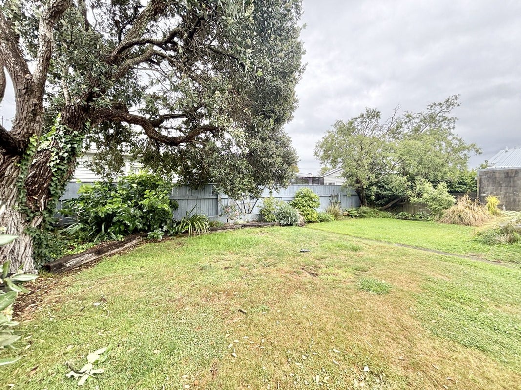 20 Waikare Avenue, Waiwhetu, Lower Hutt - Carousel 17