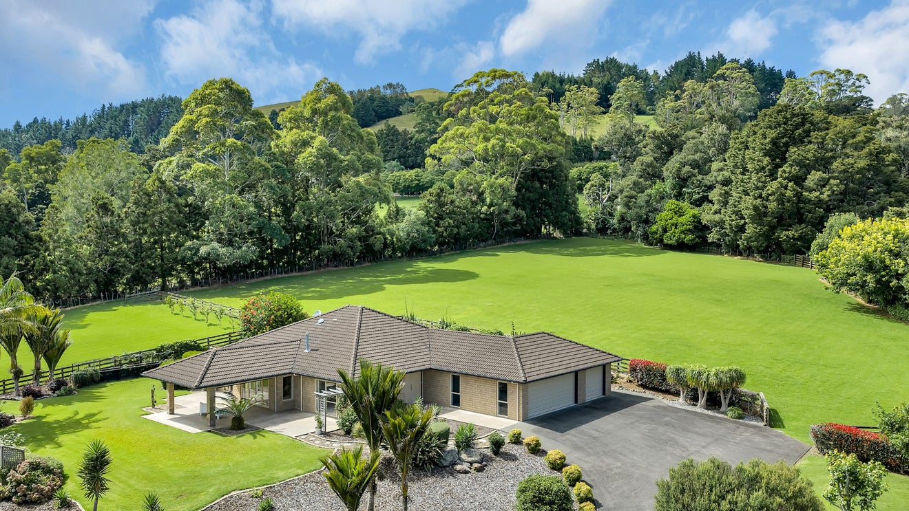 16 De L'Isle Lane, Maungatapere, Whangarei - Carousel 1