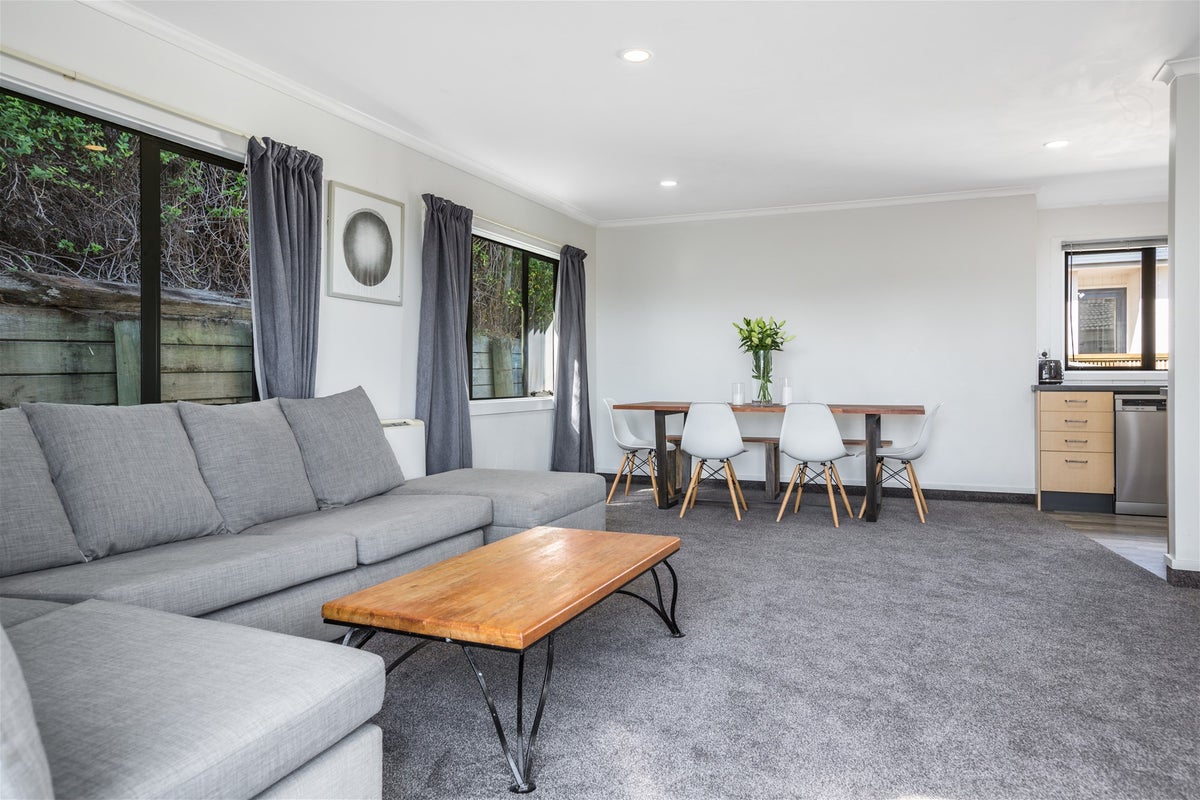 49B Rose Street, Ranui, Porirua - Carousel 2