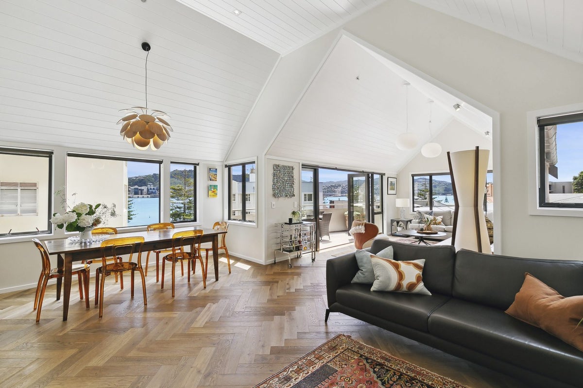 3/6 Grass Street, Oriental Bay, Wellington - Carousel 1
