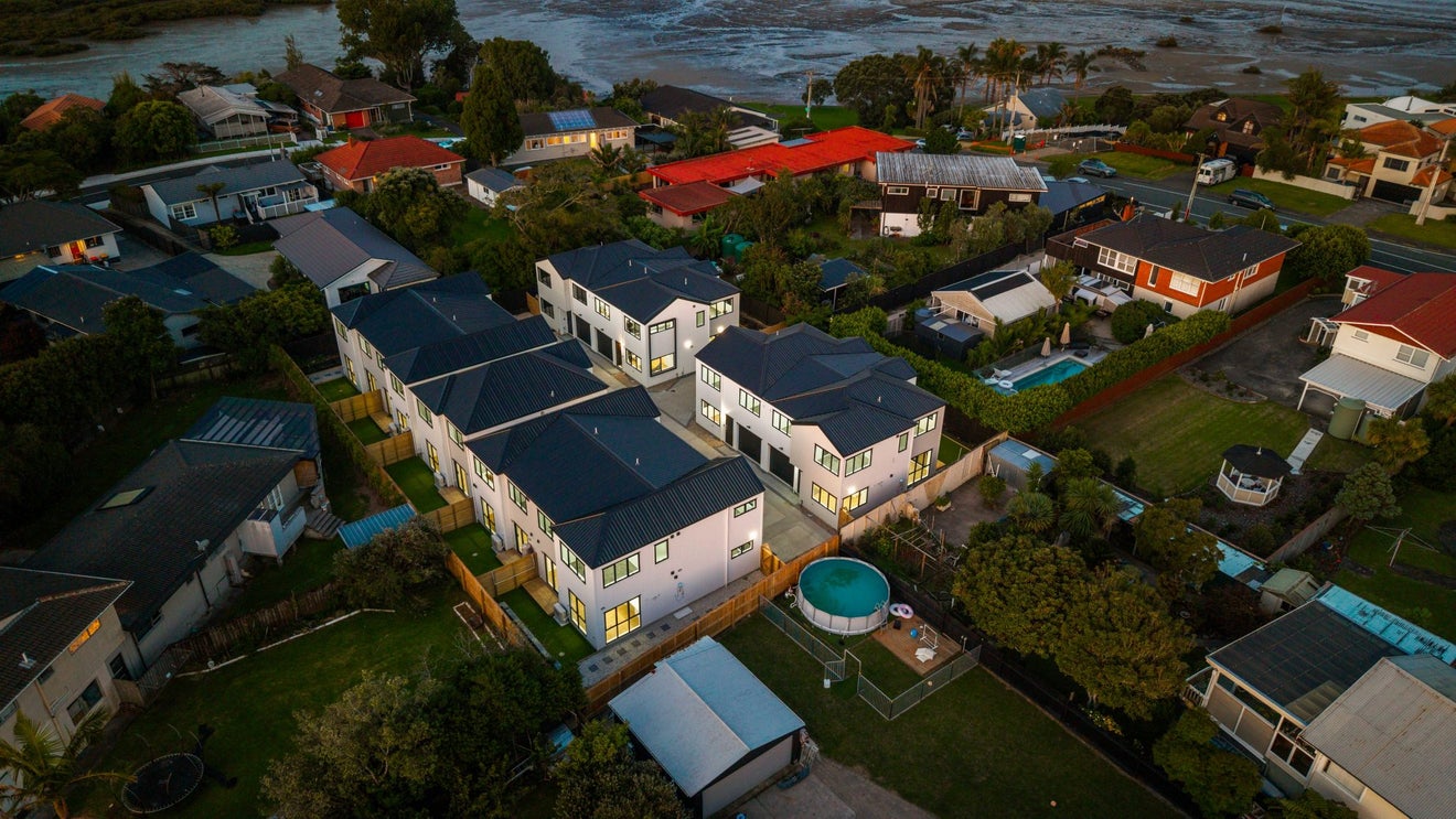 8/113 Beach Haven Road, Beach Haven, Auckland - Carousel 2