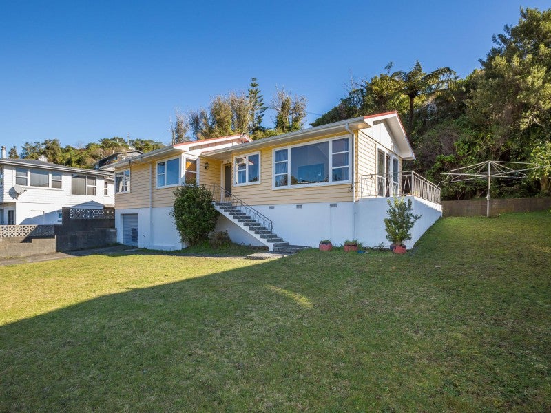 141 Newlands Road, Newlands, Wellington - Carousel 1