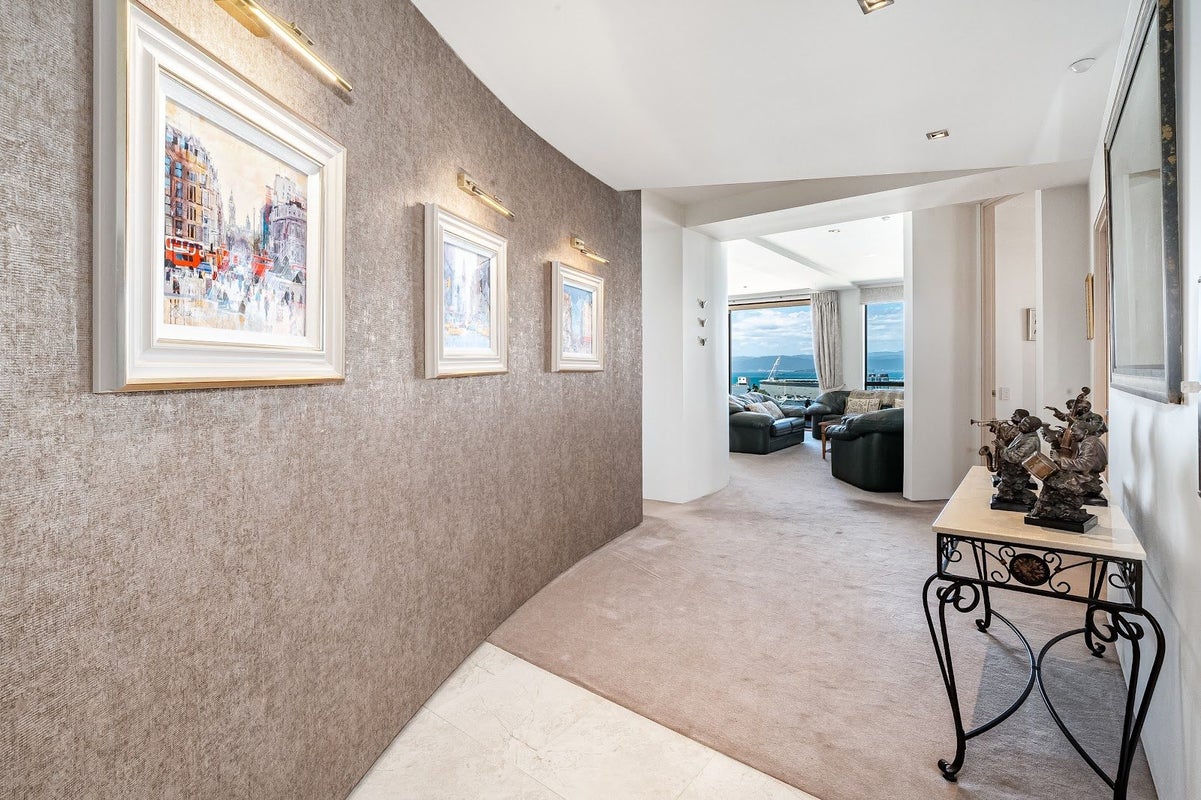12/95 Molesworth Street, Thorndon, Wellington - Carousel 2