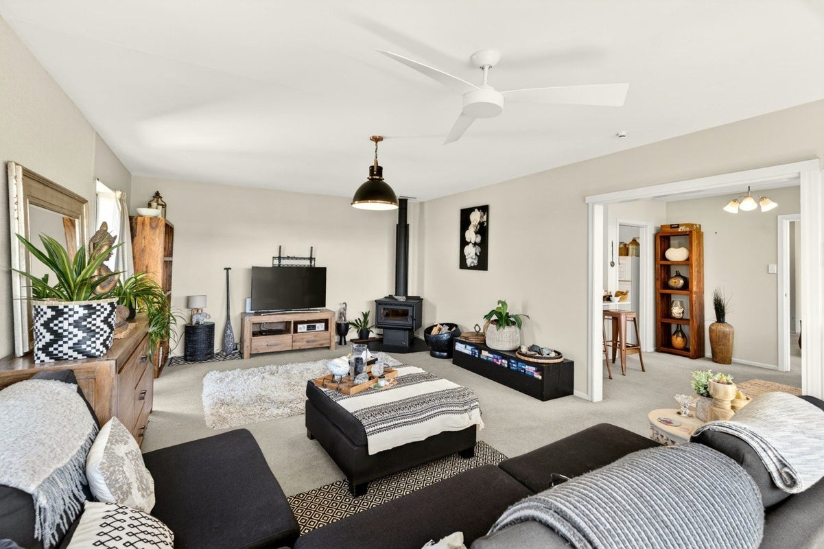 15 Kimberley Road, Darfield, Darfield - Carousel 2