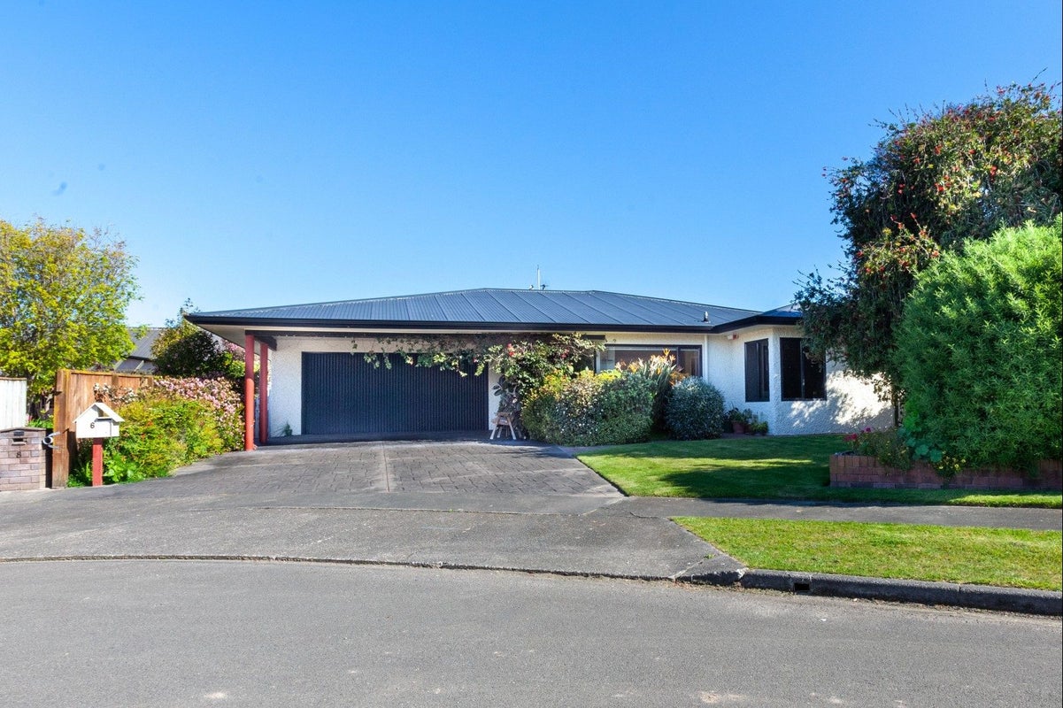 6 Bishops Close, Greenmeadows, Napier - Carousel 2