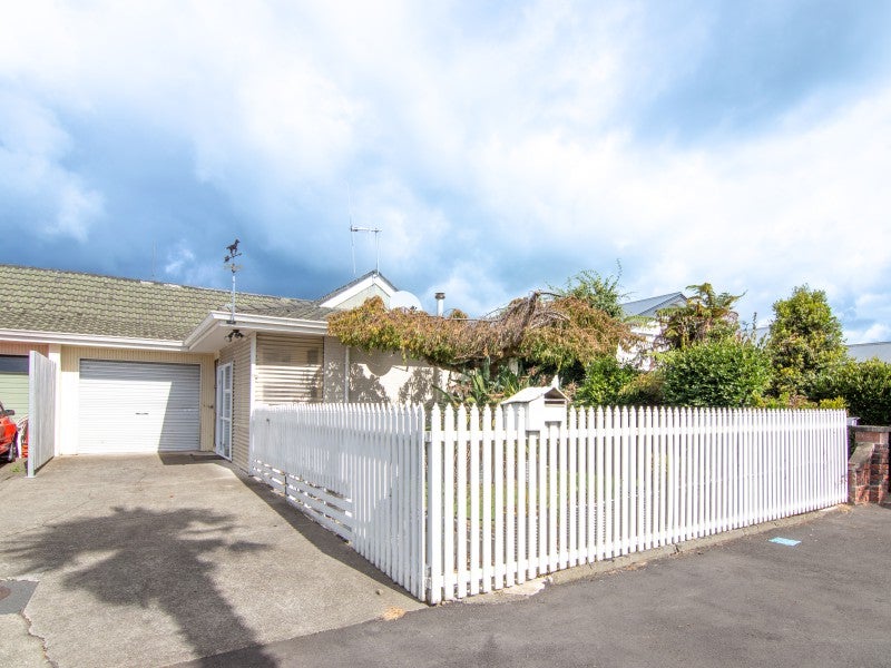 10A Palm Avenue, Hokowhitu, Palmerston North - Carousel 1