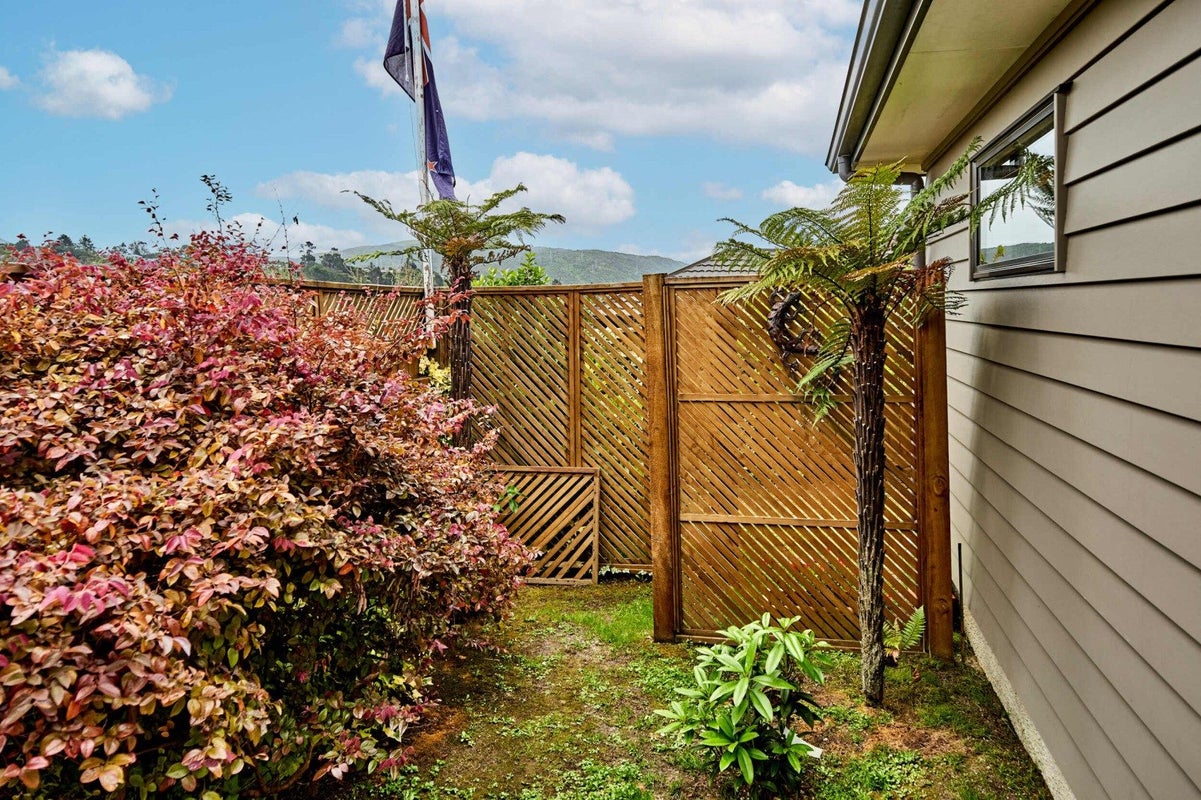 38 Speldhurst Grove, Stokes Valley, Lower Hutt - Carousel 18