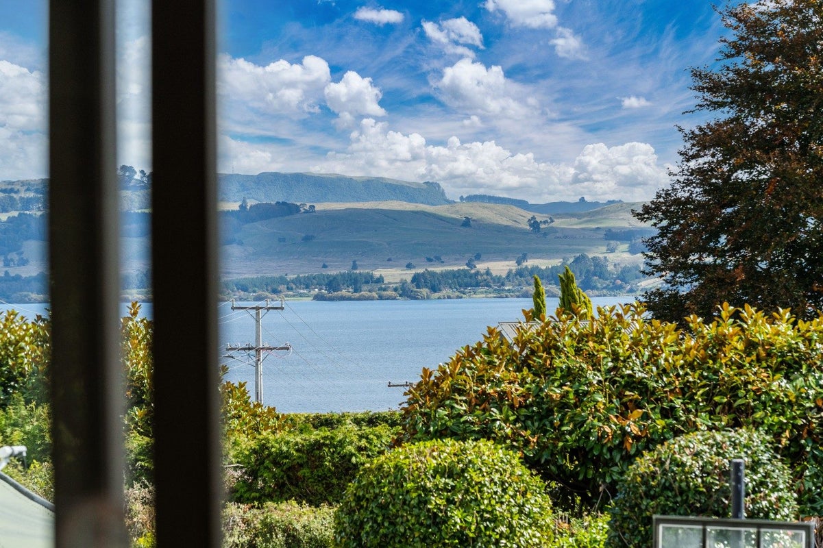 24 Korimako Road, Waipahihi, Taupo - Carousel 1