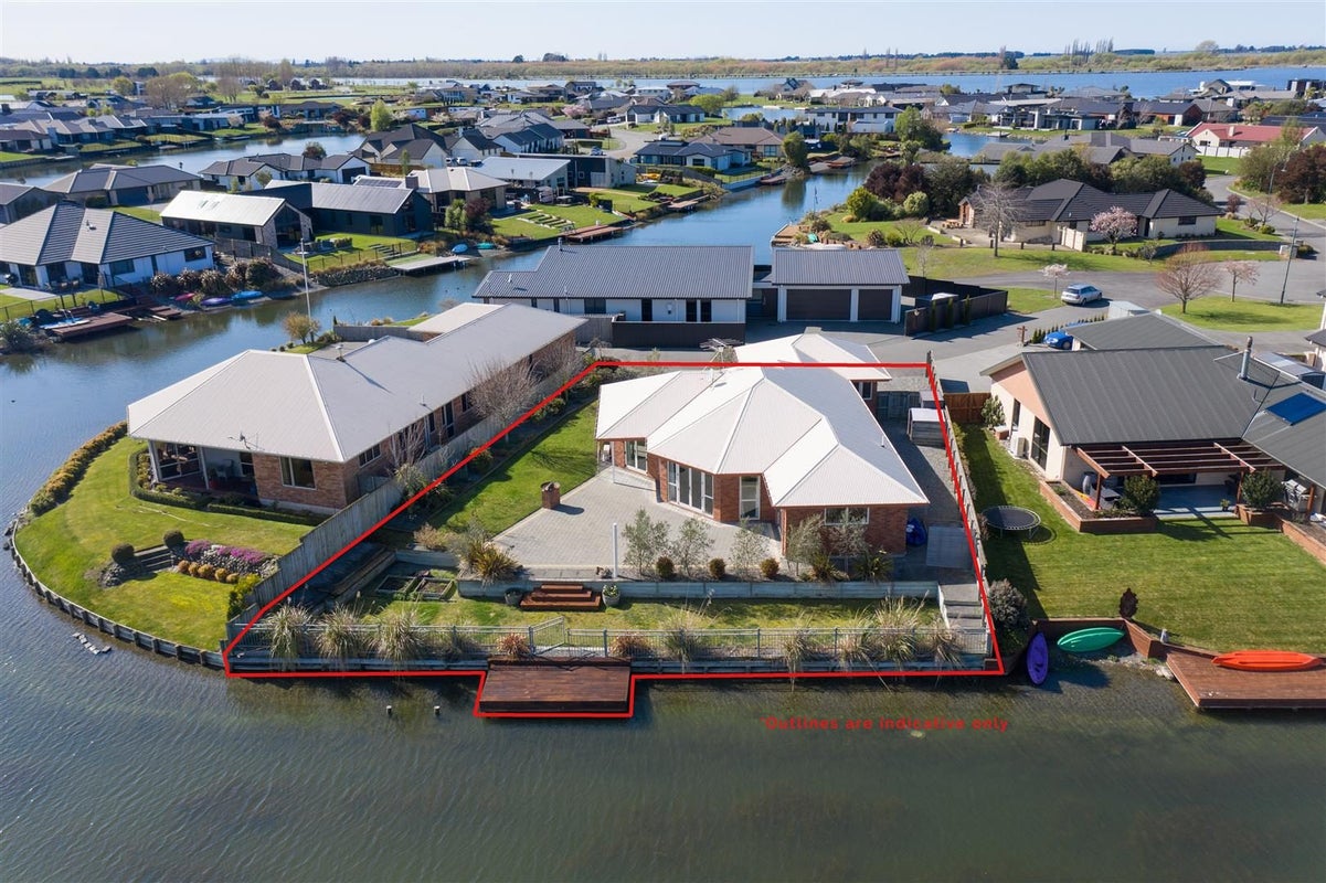 6 Halston Close, Huntingdon, Ashburton - Carousel 1