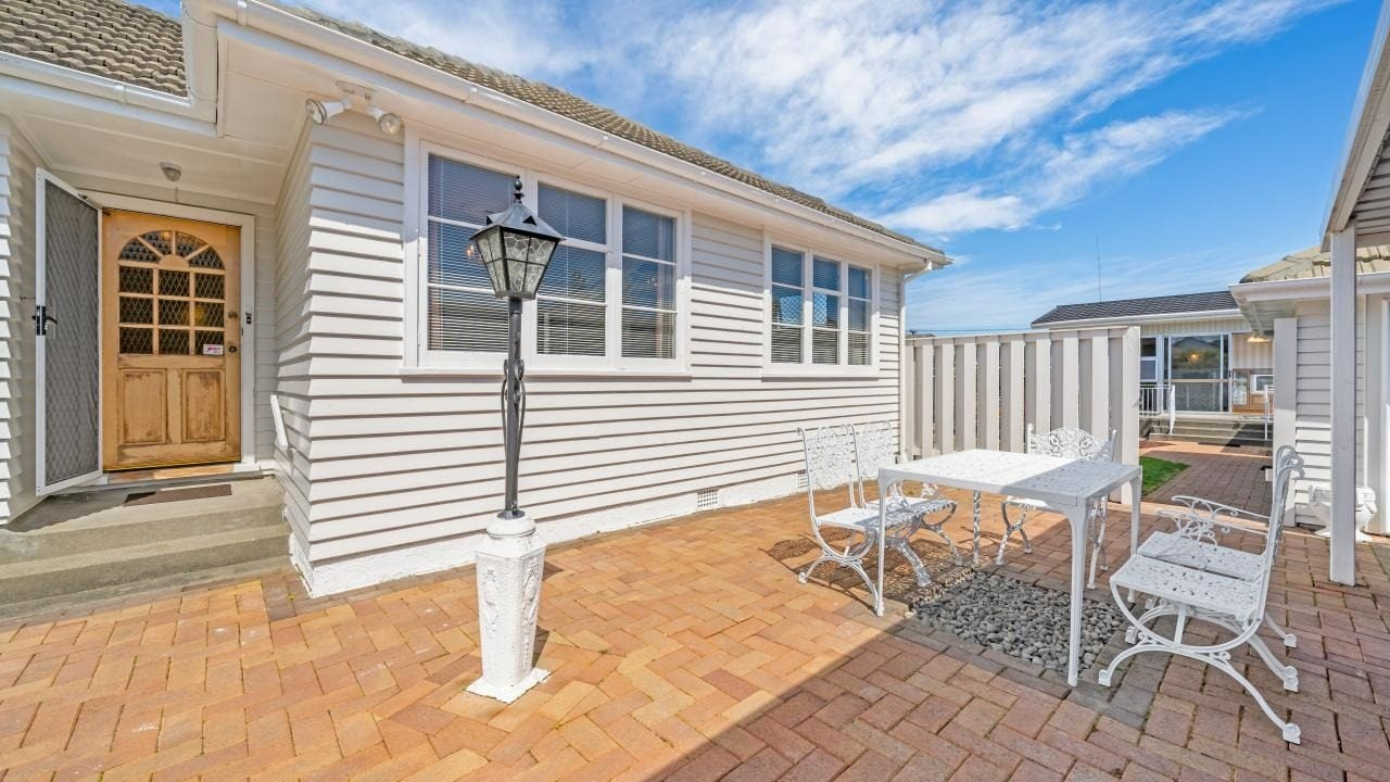 18 Thackeray Street, Trentham, Upper Hutt - Carousel 18
