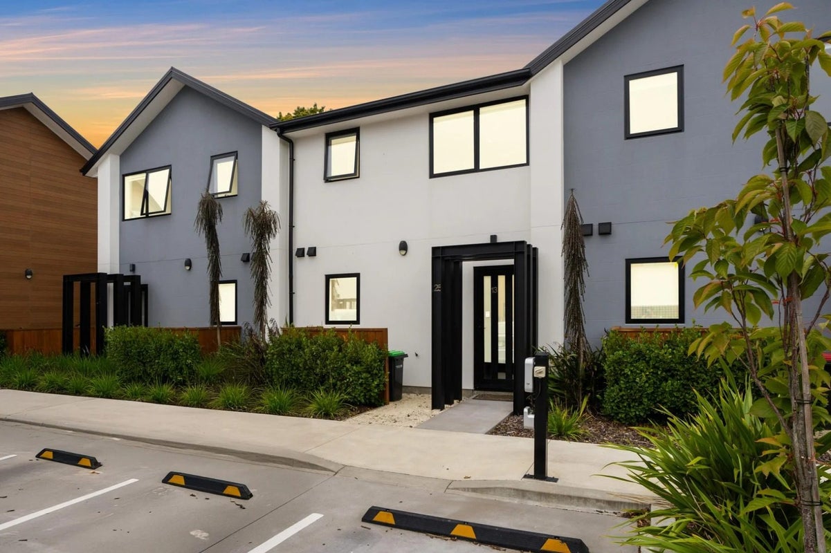 13/25 Hargest Crescent, Sydenham, Christchurch - Carousel 1