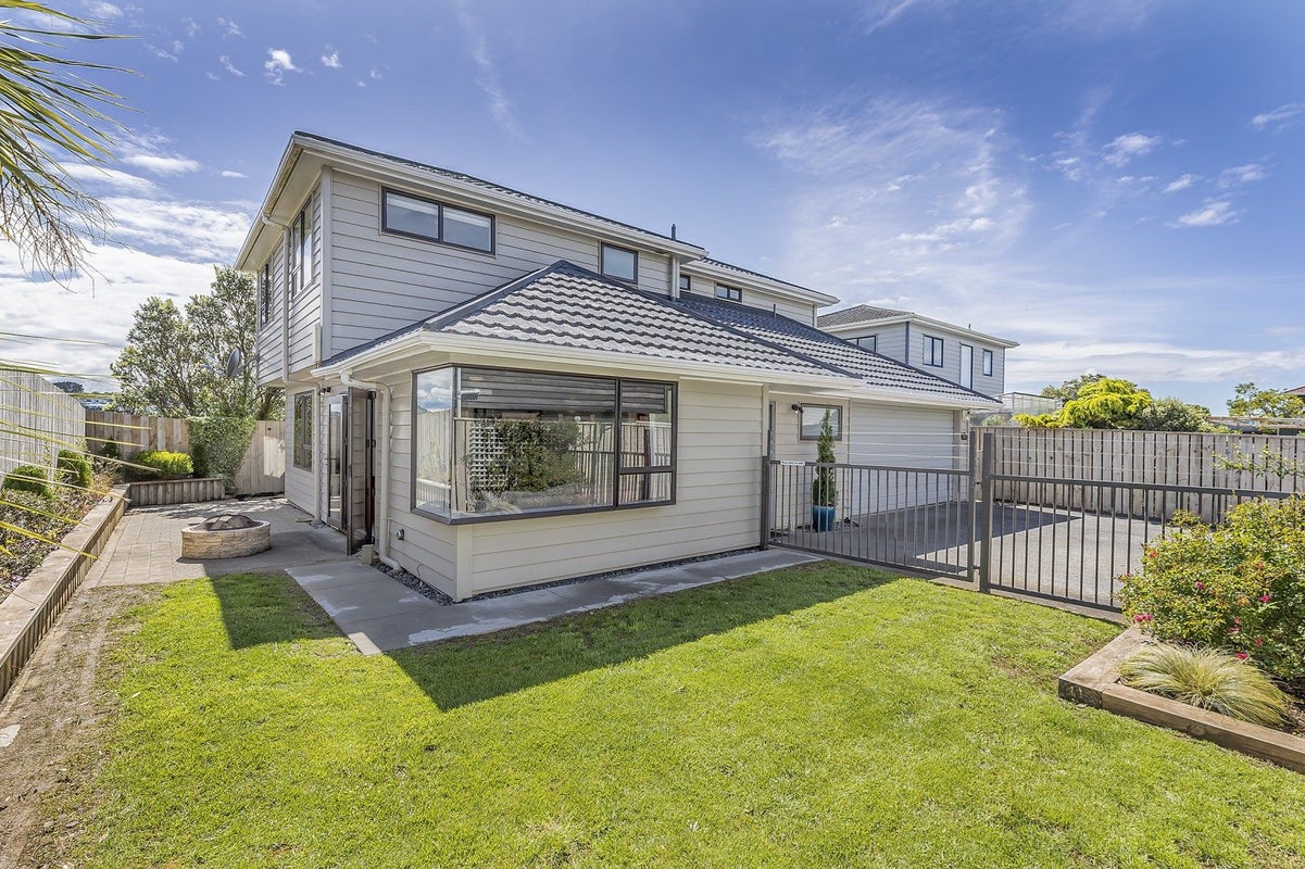 10B Shastri Terrace, Khandallah, Wellington - Carousel 1