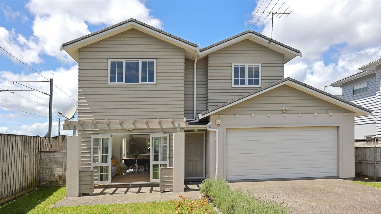 36 Mulvaney Crescent, Henderson, Auckland - Carousel 1