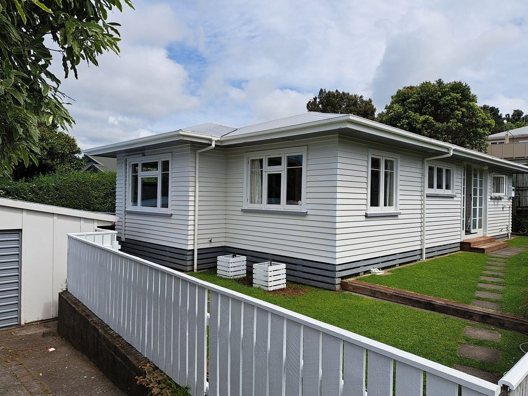 194A Ngamotu Road, Spotswood, New Plymouth - Carousel 1