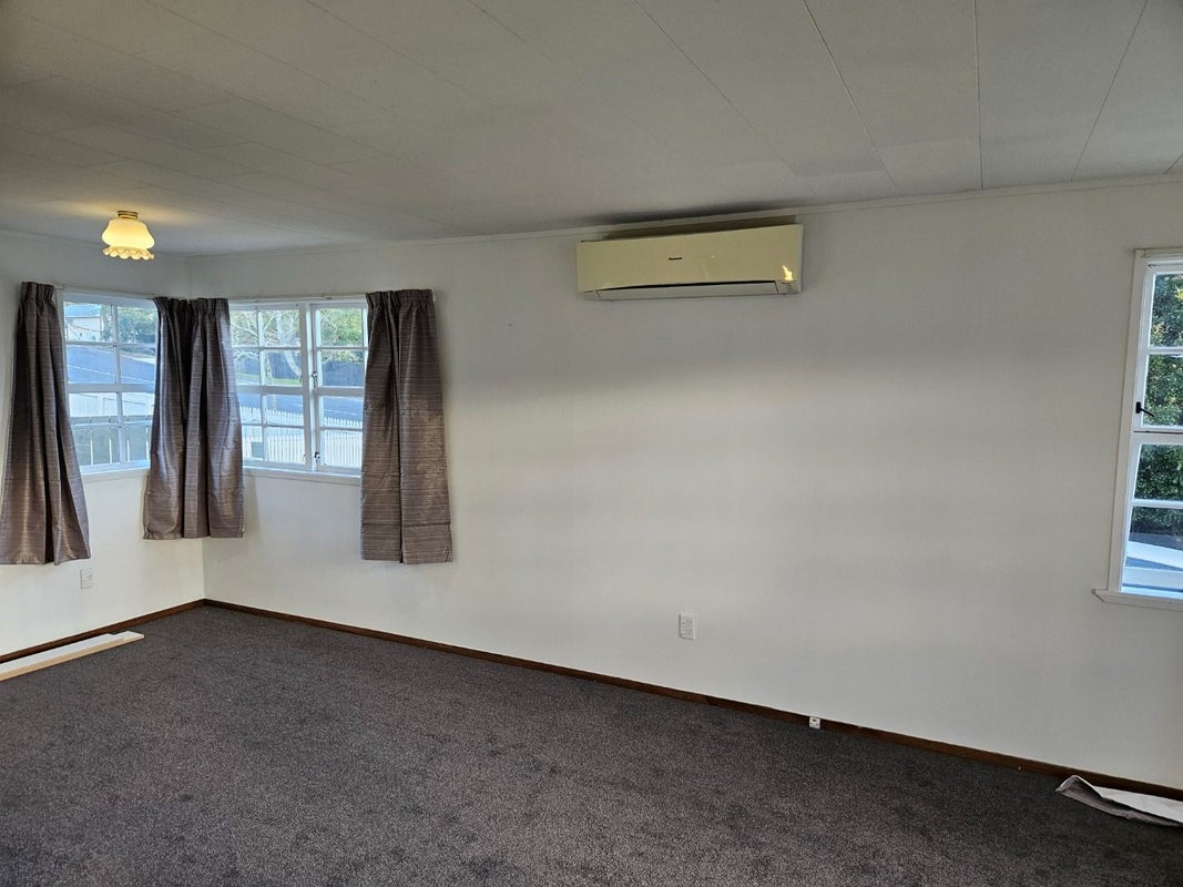 57 Bayview Road, Bayview, Auckland - Carousel 2