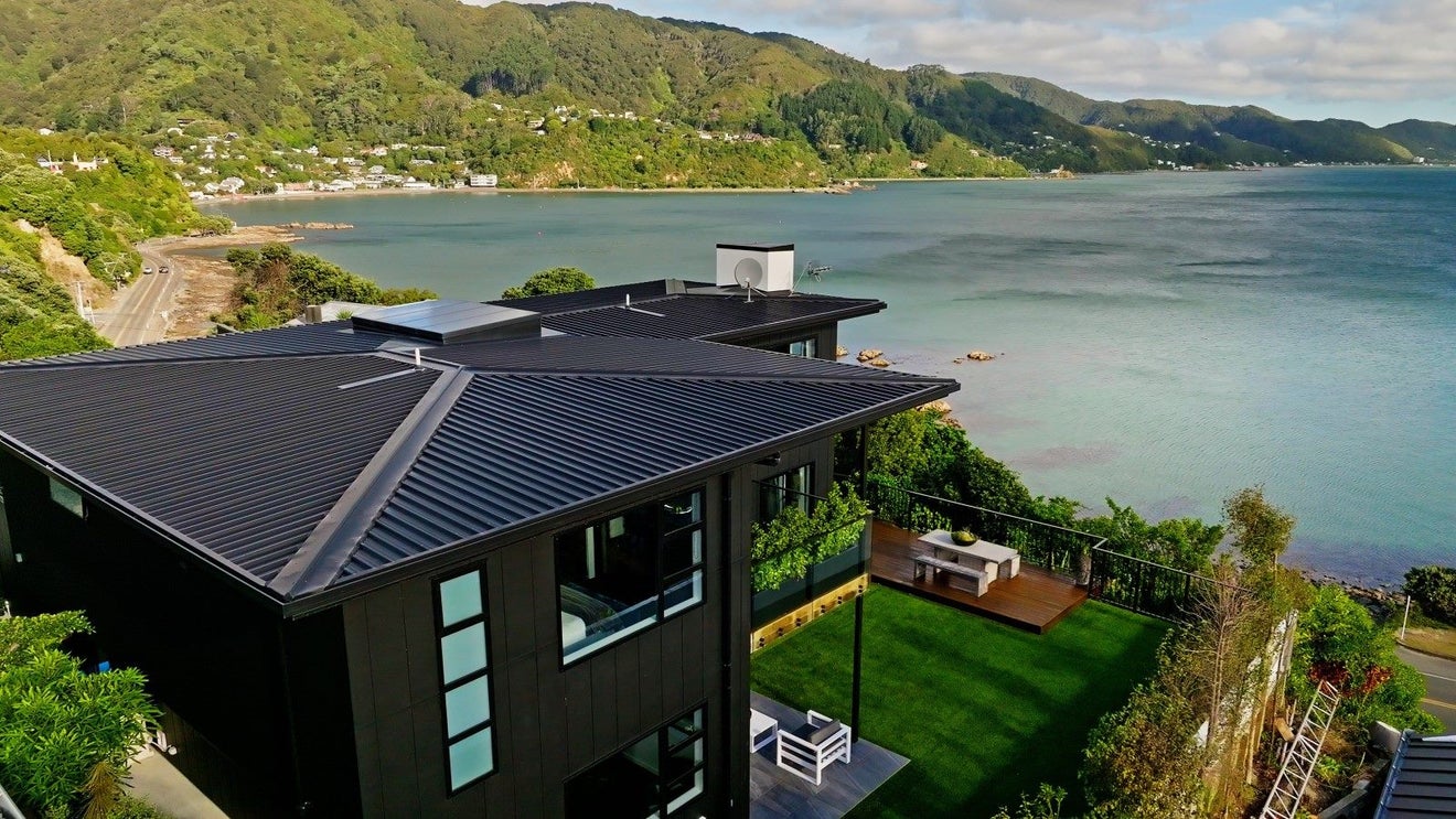5 Howard Road, Point Howard, Lower Hutt - Carousel 2