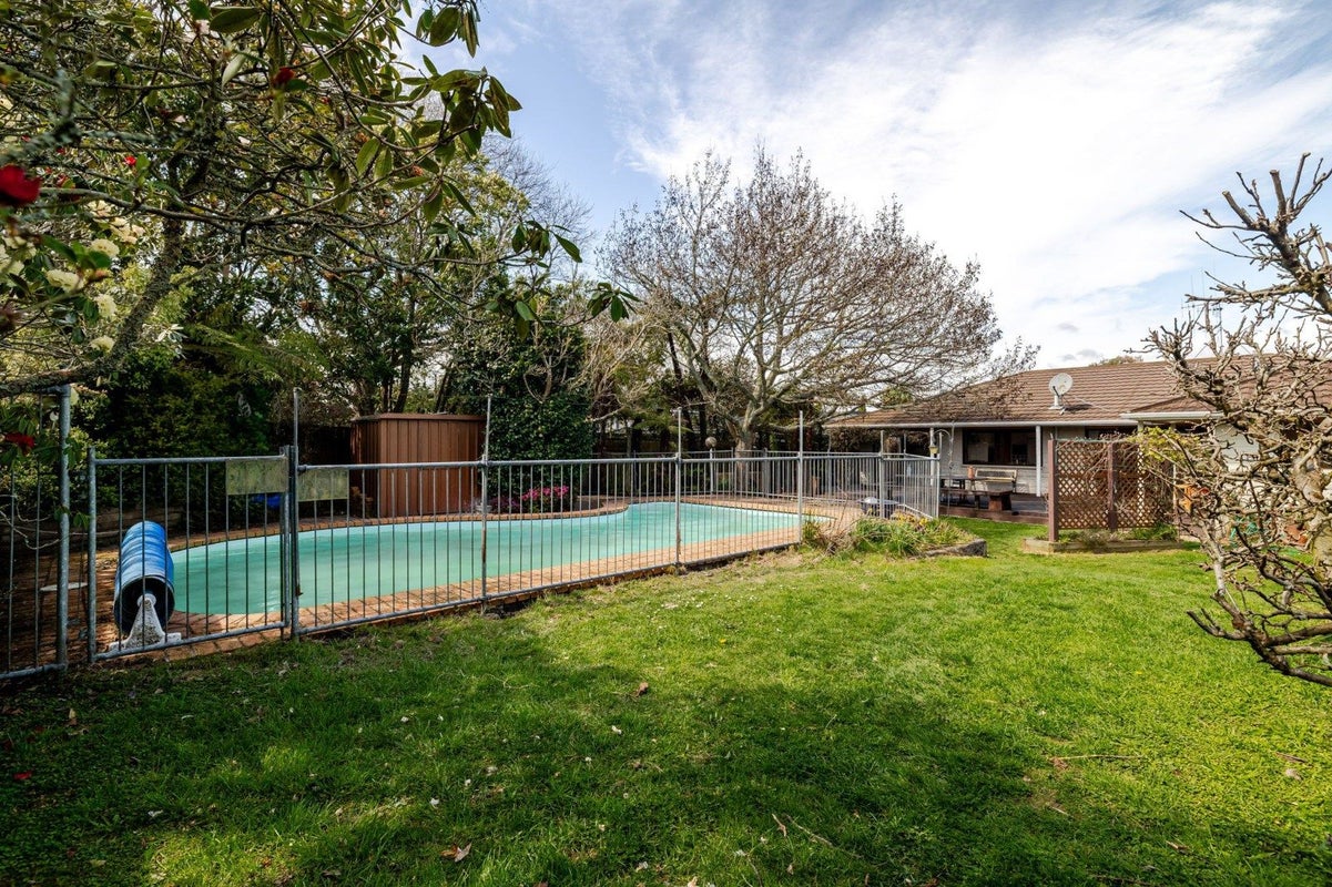 43 Long Melford Road, Awapuni, Palmerston North - Carousel 28