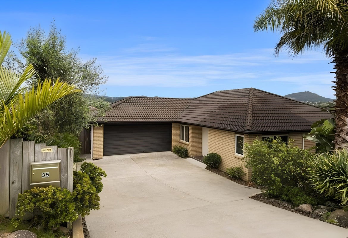 35 Briden Drive, Tikipunga, Whangarei - Carousel 1
