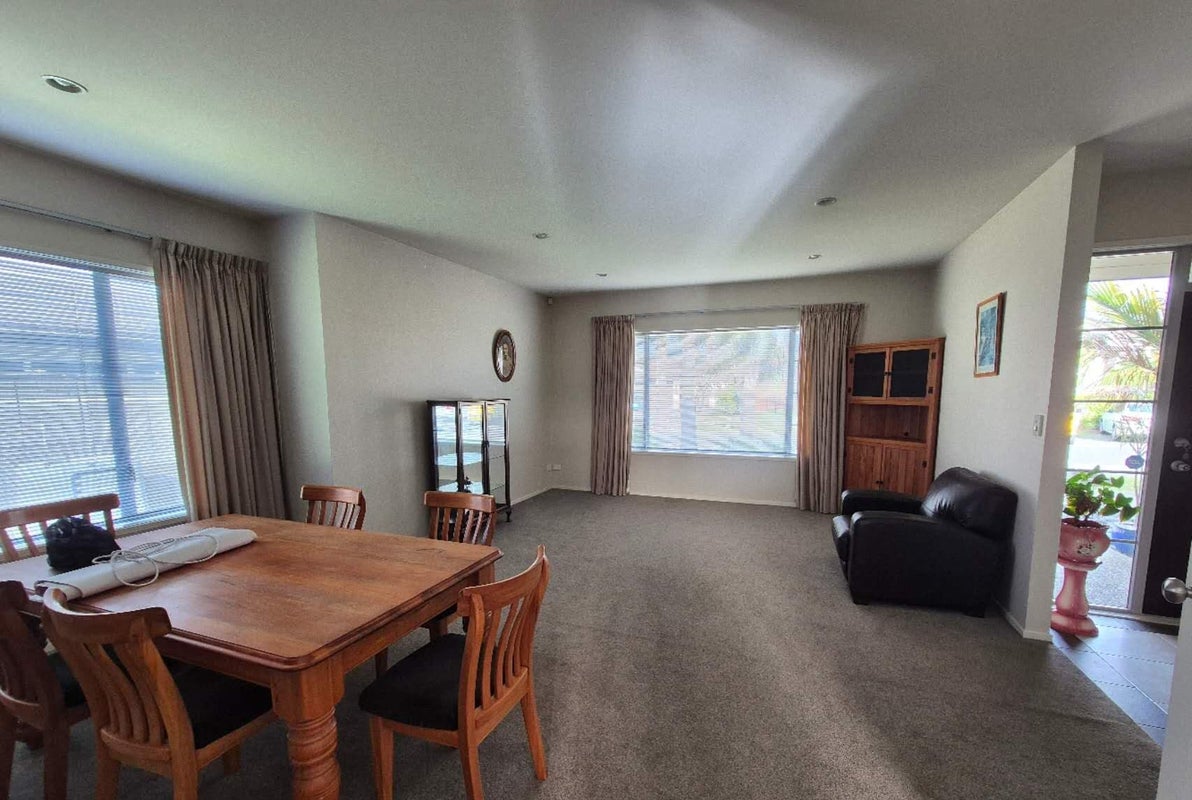 5 Elwyn Close, Flat Bush, Auckland - Carousel 2