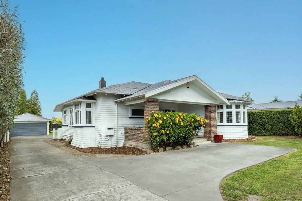 108 Davis Street, Saint Leonards, Hastings - Carousel 1