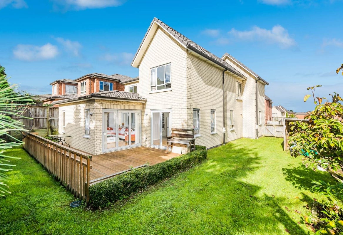 59 Fields Parade, Oteha, Auckland - Carousel 2