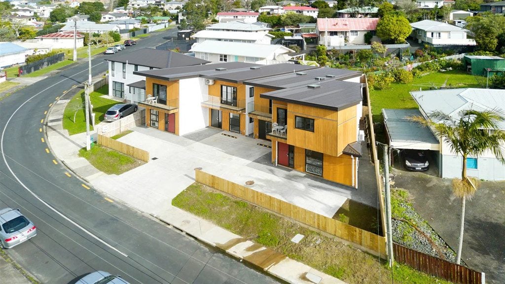 4/13 Sarona Avenue, Glen Eden, Auckland - Carousel 2