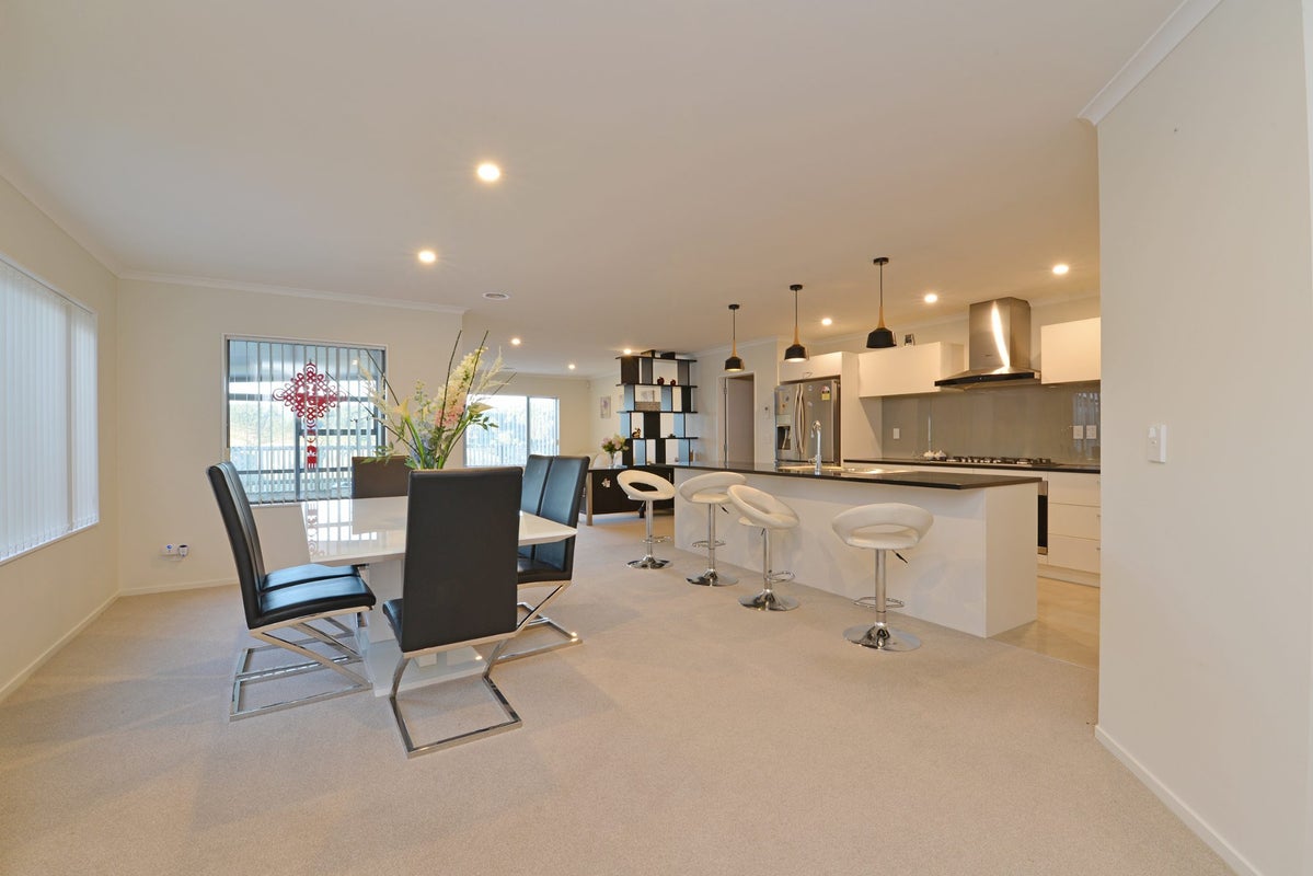 6 Bickerton Rise, Churton Park, Wellington - Carousel 2