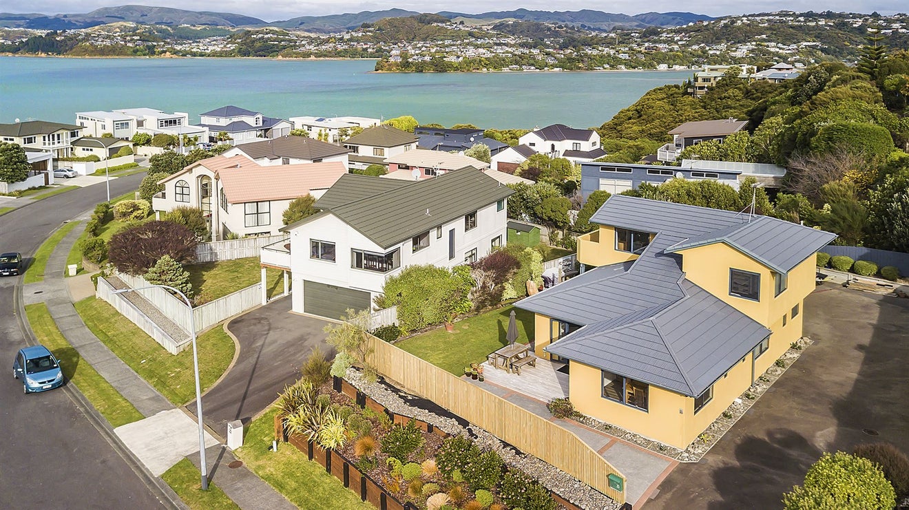 20 Pendennis Point, Camborne, Porirua - Carousel 2