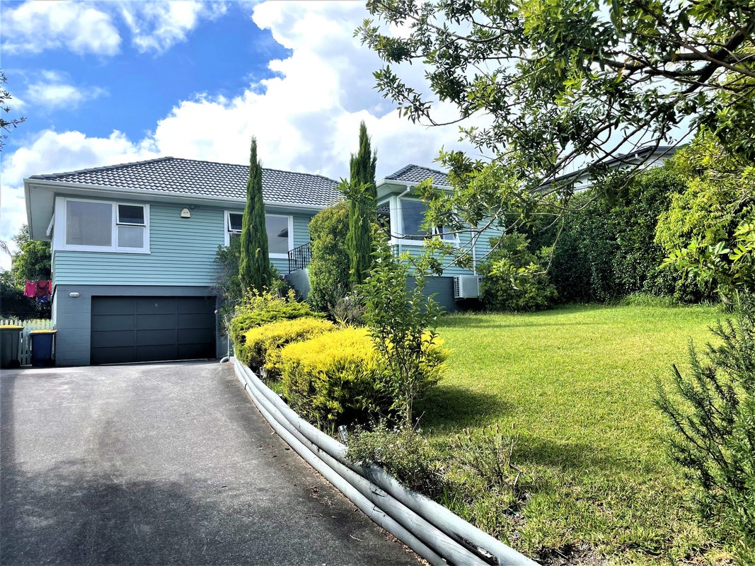 477 Beach Road, Murrays Bay, Auckland - Carousel 1