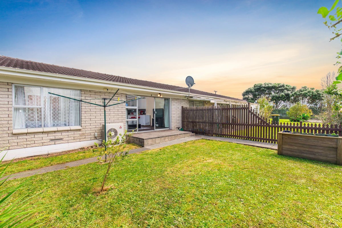 2/146 Puhinui Road, Papatoetoe, Auckland - Carousel 2