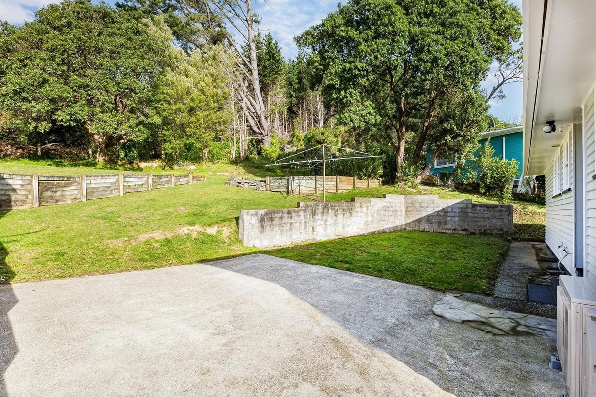 146 Sievers Grove, Cannons Creek, Porirua - Carousel 11