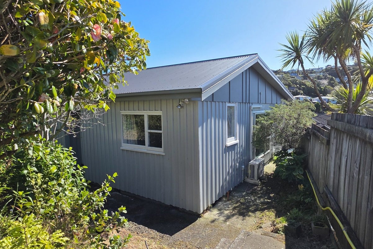 11 Glanmire Road, Newlands, Wellington - Carousel 1