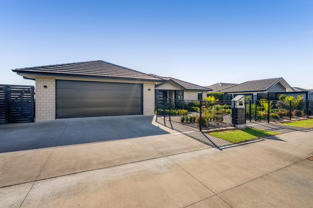 17 Longstaff Drive, Bell Block, New Plymouth - Carousel 44