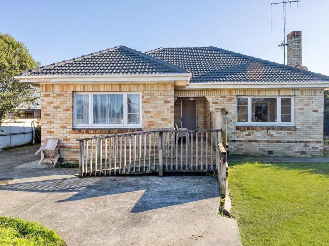 67 Vardon Road, St Andrews, Hamilton - Carousel 1