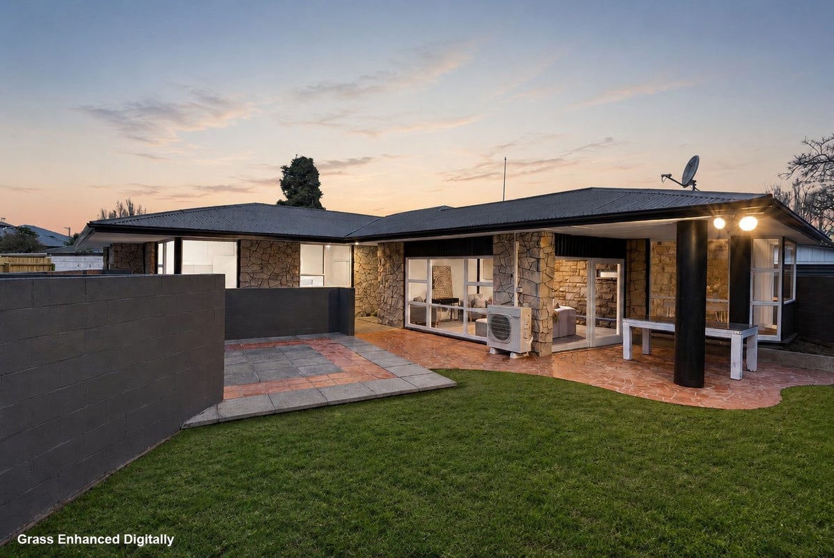 17 Woodham Courts, Avonside, Christchurch City, Canterbury - Carousel 1