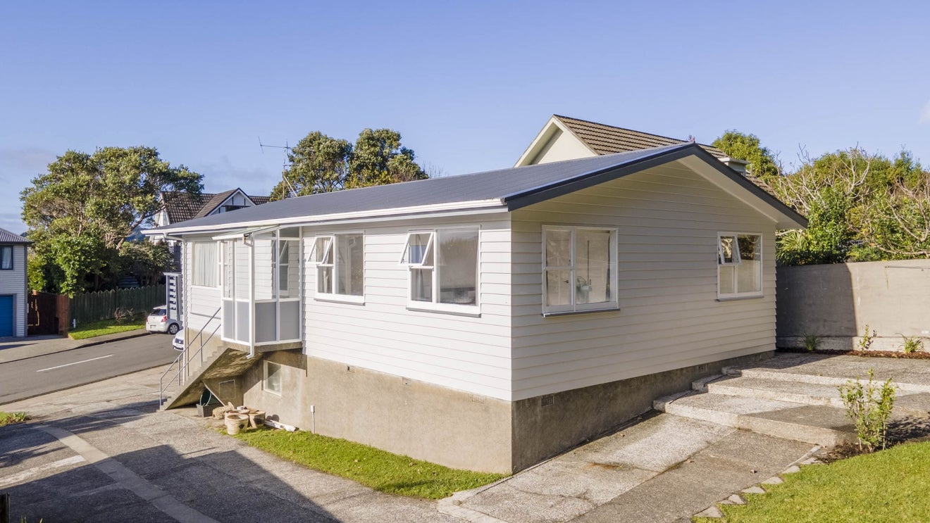 16 Truscott Avenue, Johnsonville, Wellington - Carousel 20