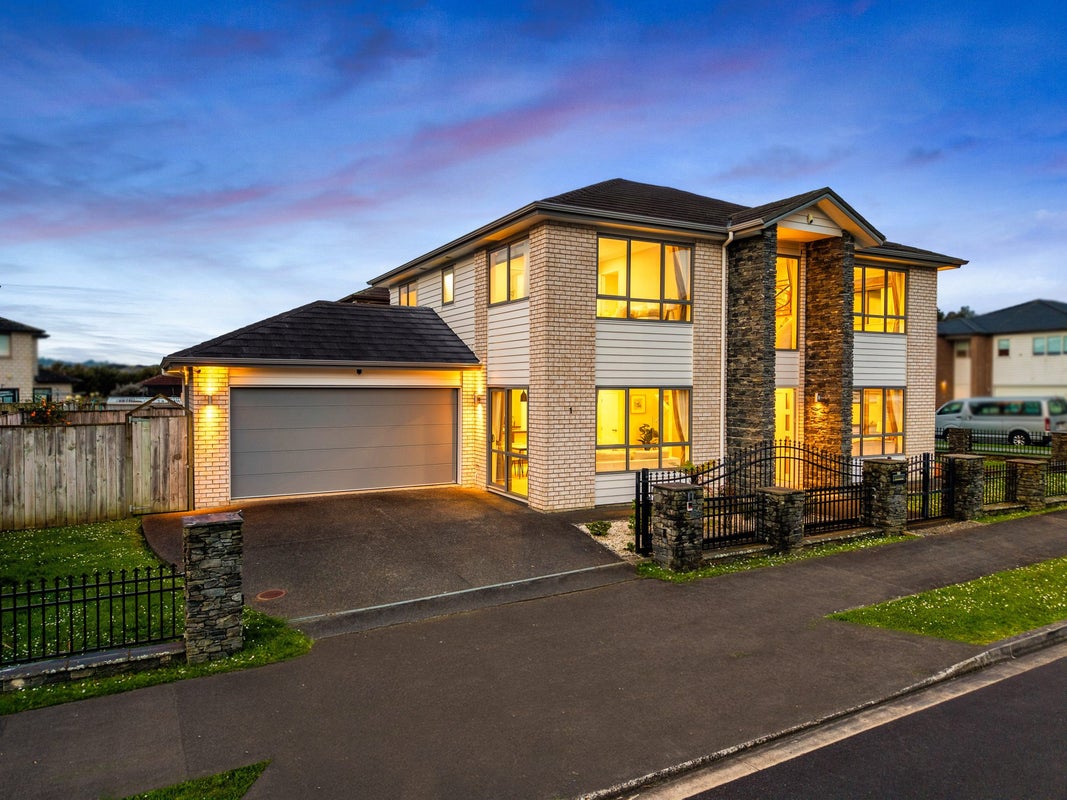 1 Creggan Crescent, Flat Bush, Manukau City, Auckland - Carousel 2