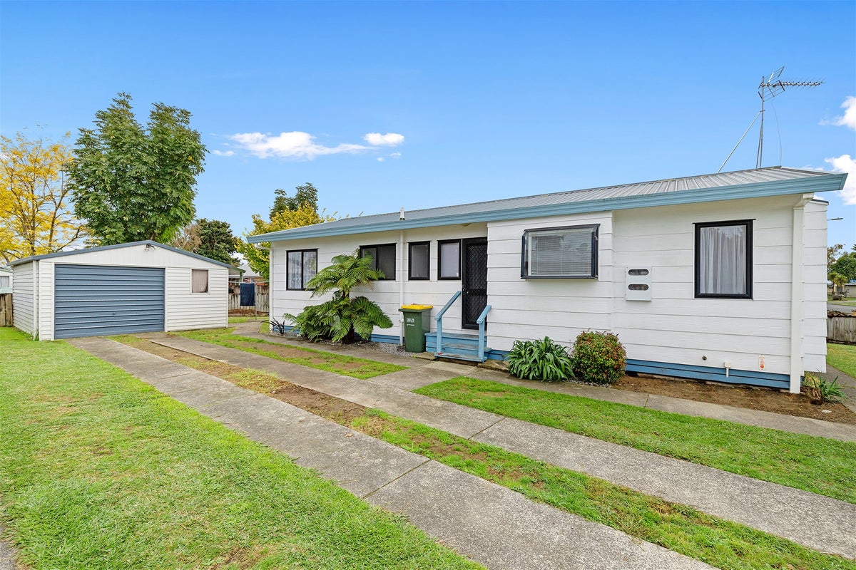 42 Lloyd Drive, Nawton, Hamilton - Carousel 14